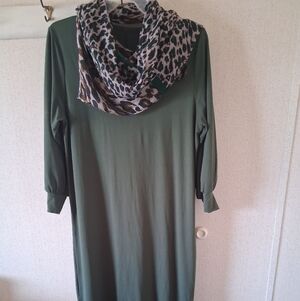 Olive Green Short Sleeve Dress with Leopard Scarf
